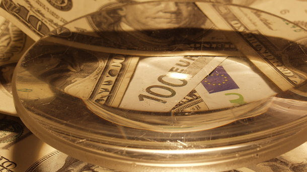 Беспощадный курс евро и доллара на сегодня 5 февраля: курс валют от центробанка, сбербанка и рубль на черном рынке 05.02.2015