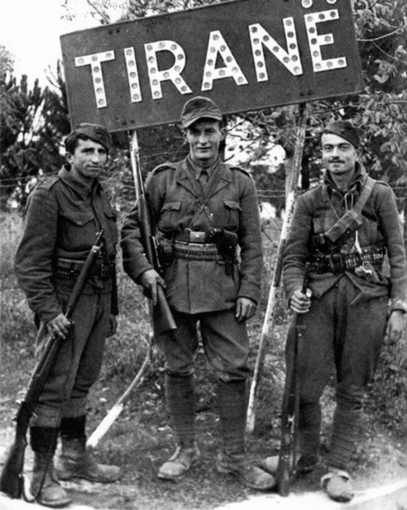 Фото дня: освободители албании